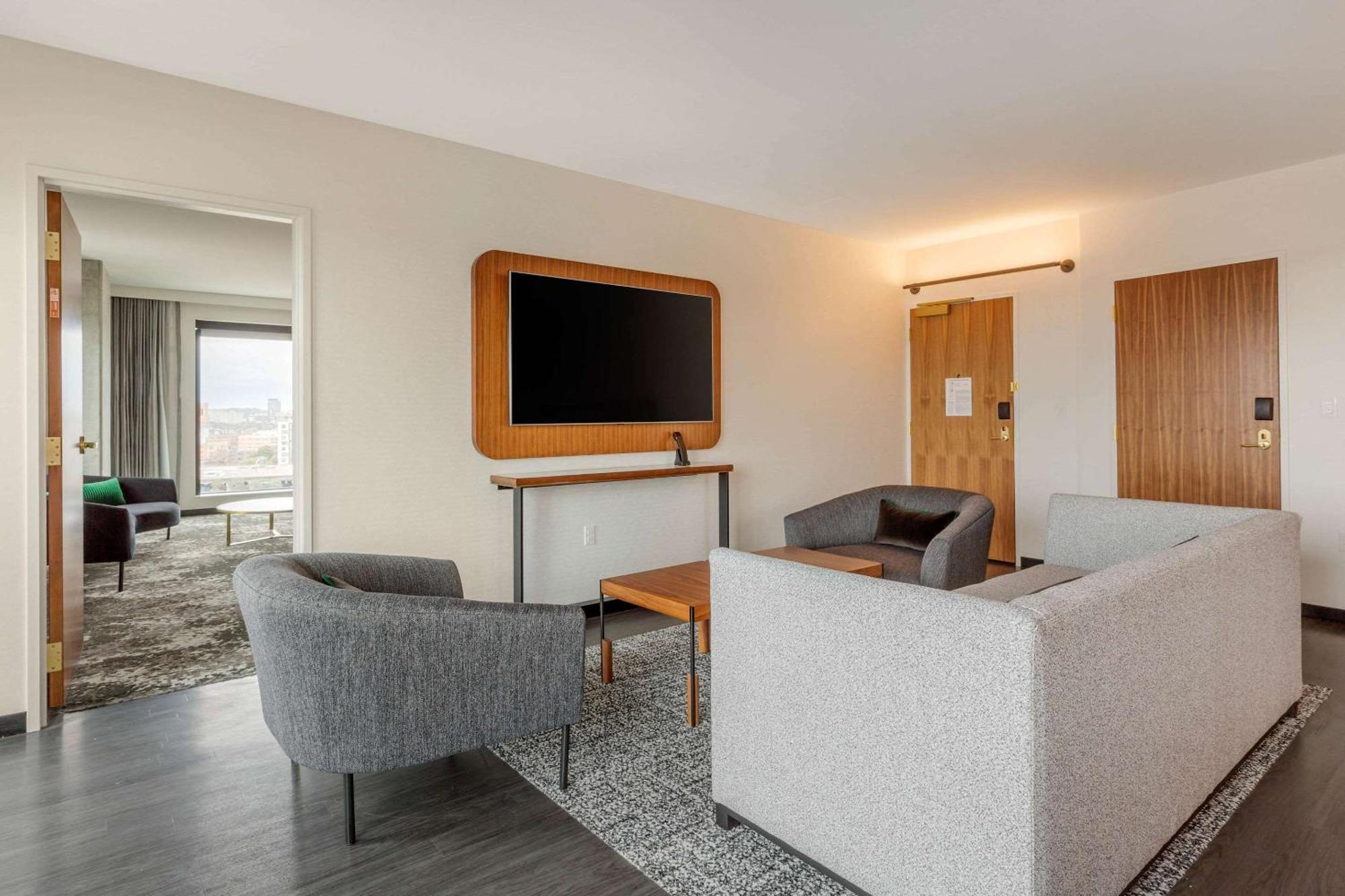 Cambria Hotel Boston Downtown - Seaport Kültér fotó